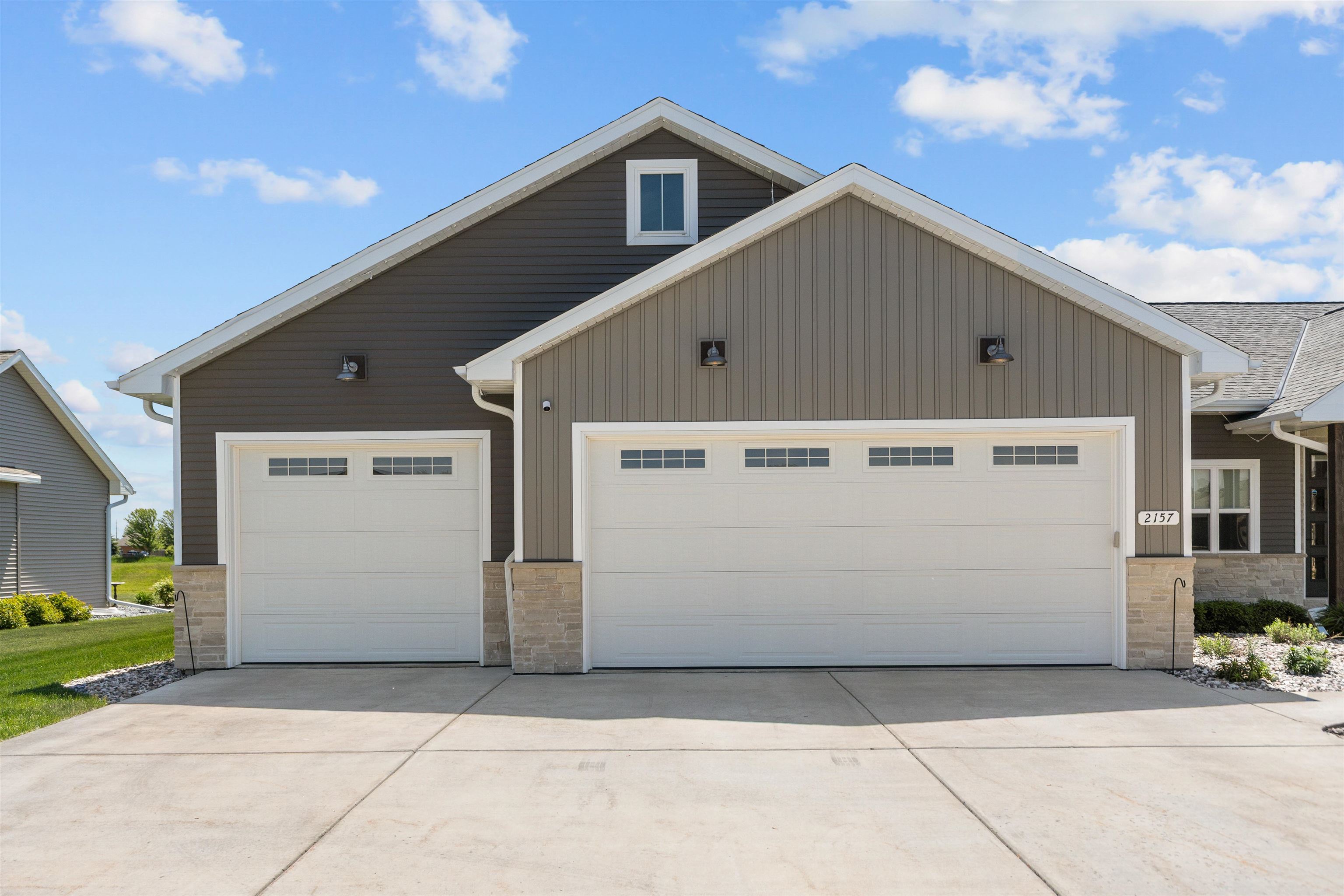 2157 Fox Point Court De Pere, WI 54115 - Photo 4 of 75