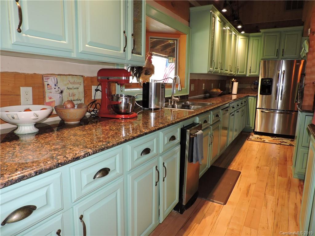237 Murdock Road Bakersville, NC 28705 - Photo 14 of 45 Gallery Image 14