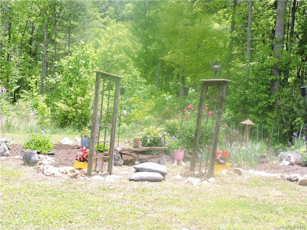 237 Murdock Road Bakersville, NC 28705 - Photo 40 of 45 Gallery Image 40