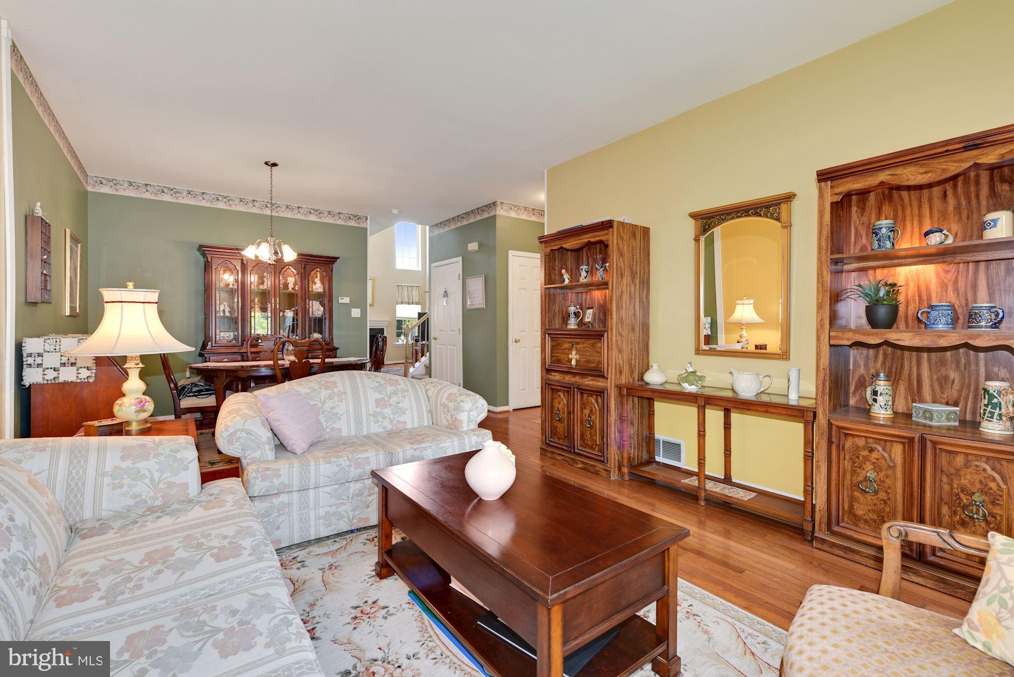 23 Threadleaf Terrace Burlington, NJ 08016 - Photo 3 of 24 Living Room w/hardwood floors