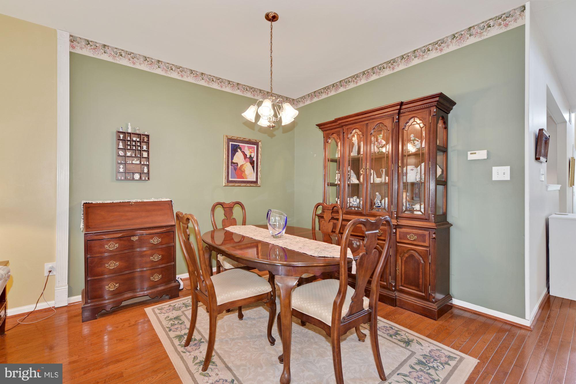 23 Threadleaf Terrace Burlington, NJ 08016 - Photo 4 of 24 Dining Room w/hardwood floors