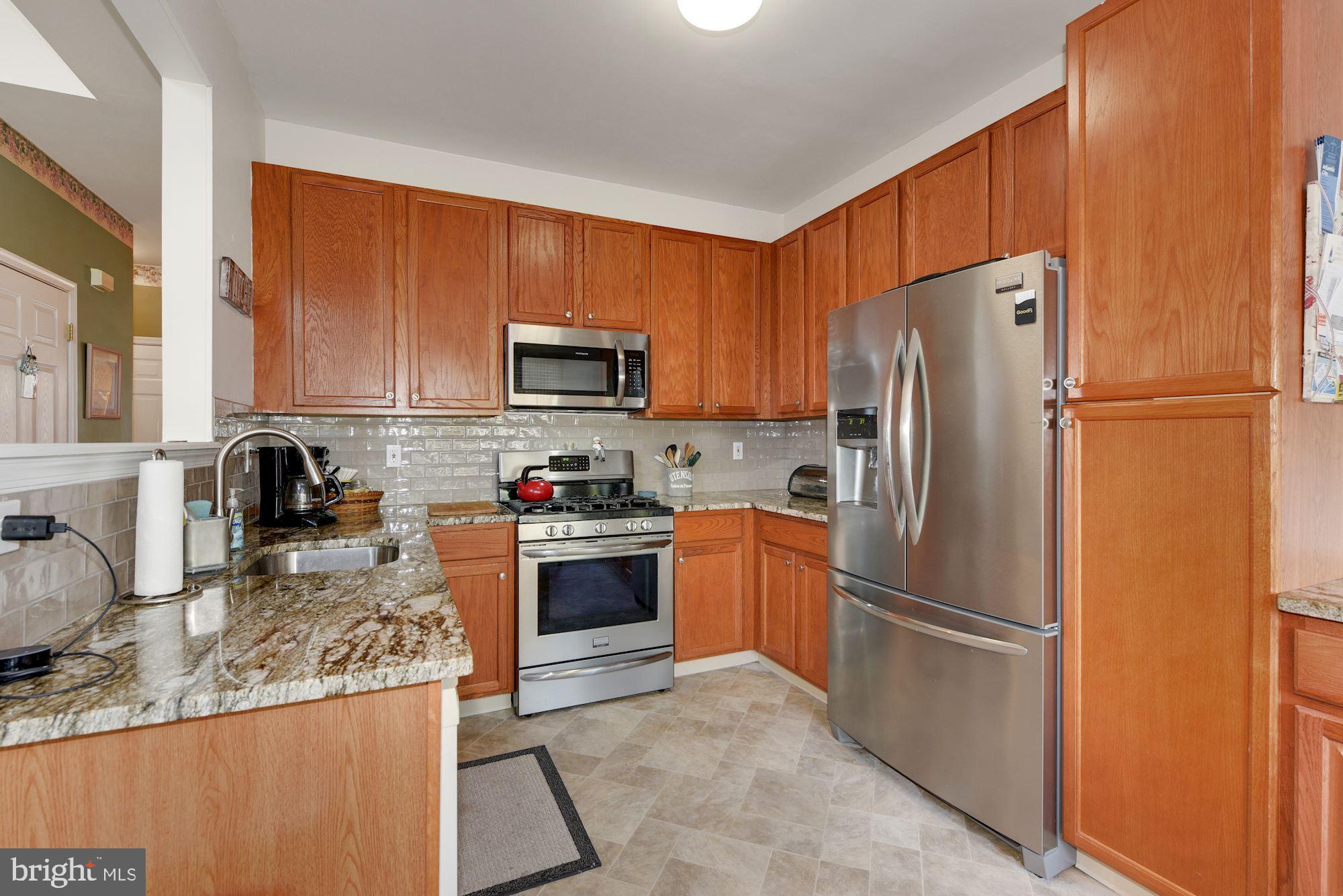 23 Threadleaf Terrace Burlington, NJ 08016 - Photo 6 of 24 Kitchen w/granite countertops