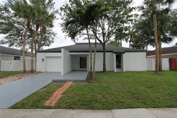 $710,000 | 4940 Southwest 94th Way, Cooper City, FL 33328