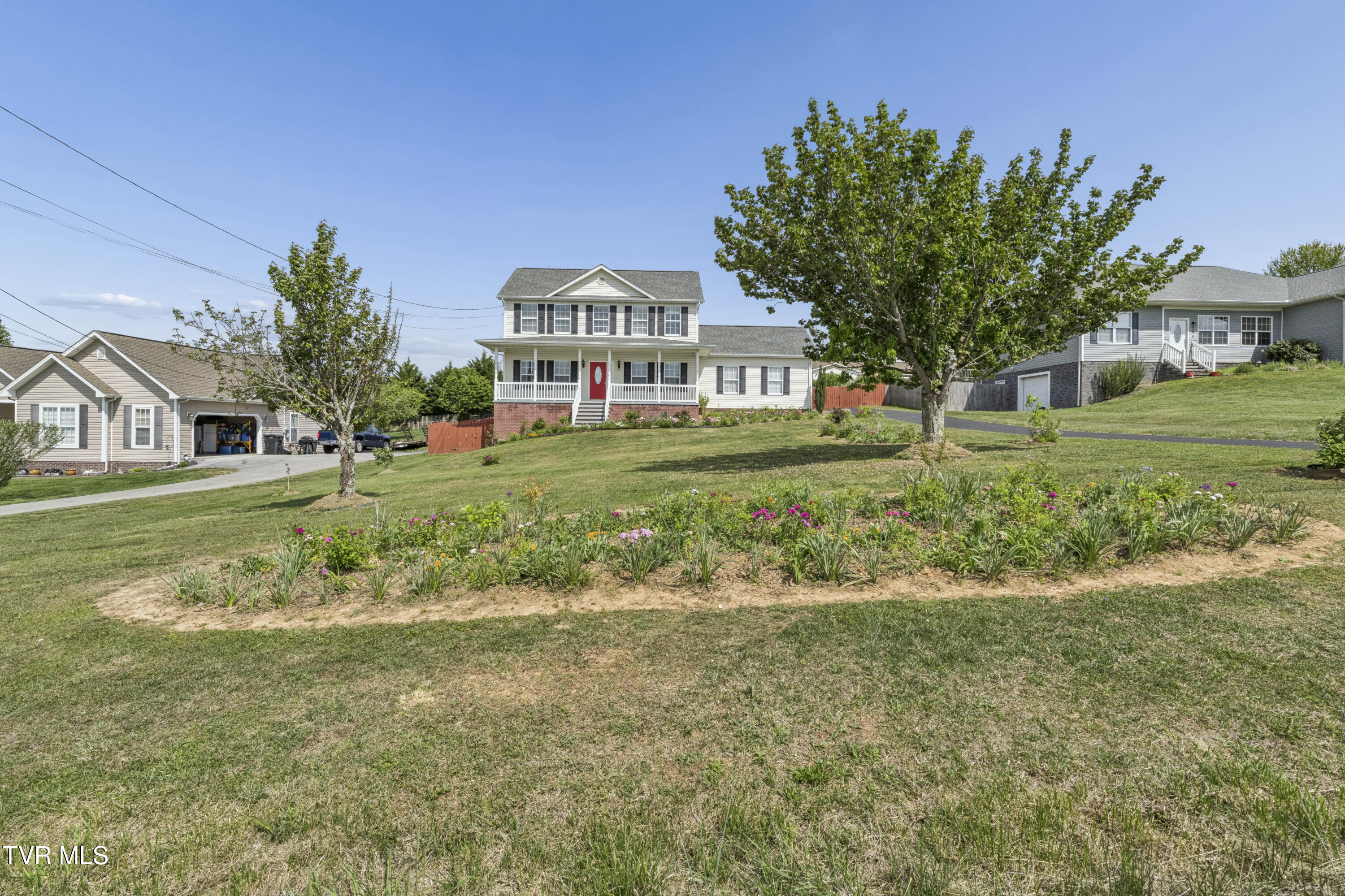 401 Leesburg Road Telford, TN 37690 - Photo 2 of 62 LeesburgFloral-1
