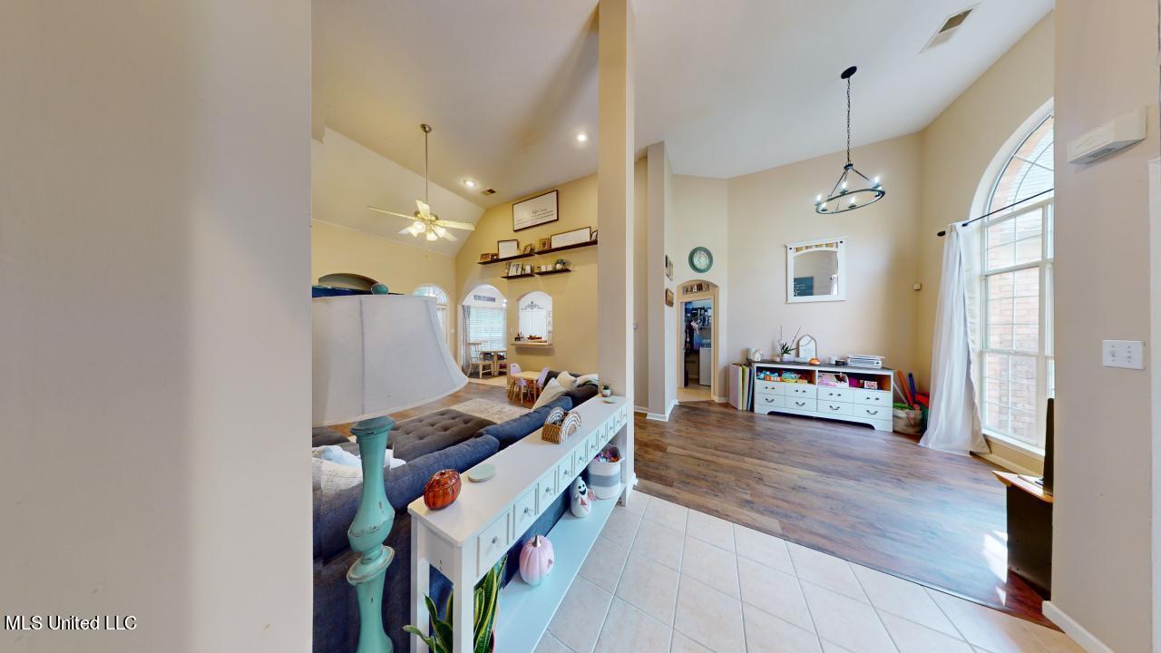 88 Timber Ridge Drive Byhalia, MS 38611 - Photo 5 of 24 88-Timber-09092024_152308
