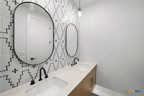 $185,000 | 634 Central Parkway, Unit 1212, New Braunfels, TX 78130