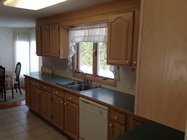 122 Wolf Swamp Road Longmeadow, MA 01106 - Photo 5 of 19 Gallery Image 5