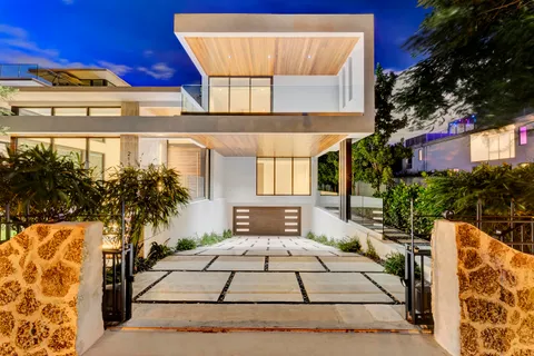 $8,274,950 | 2130 South Miami Avenue, Miami, FL 33129