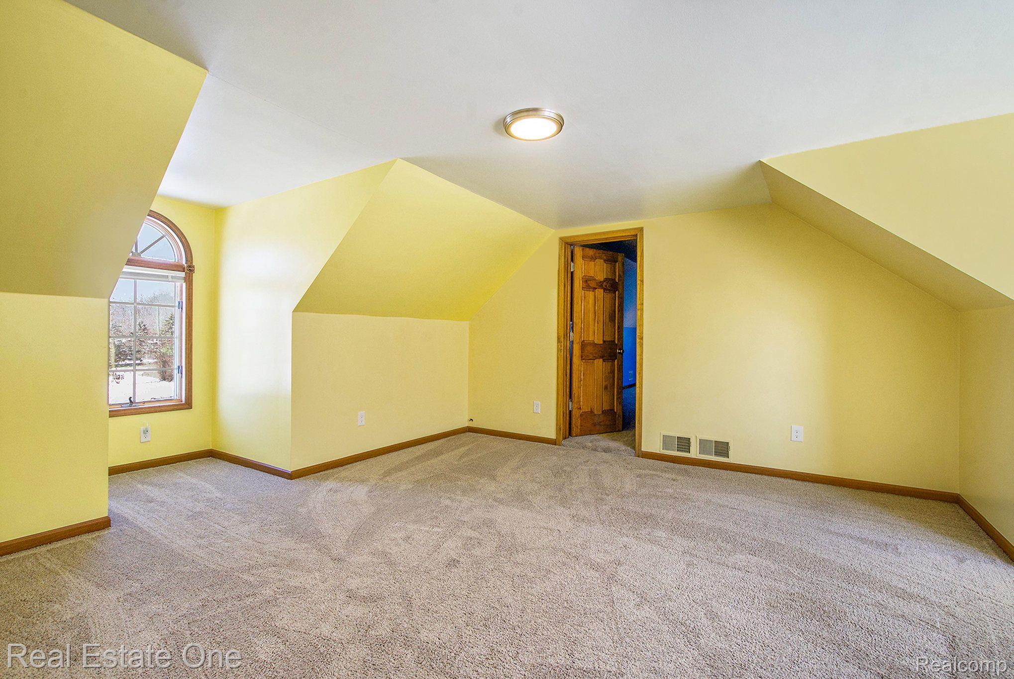 27375 Romine Road New Boston, MI 48164 - Photo 23 of 60 Bonus room