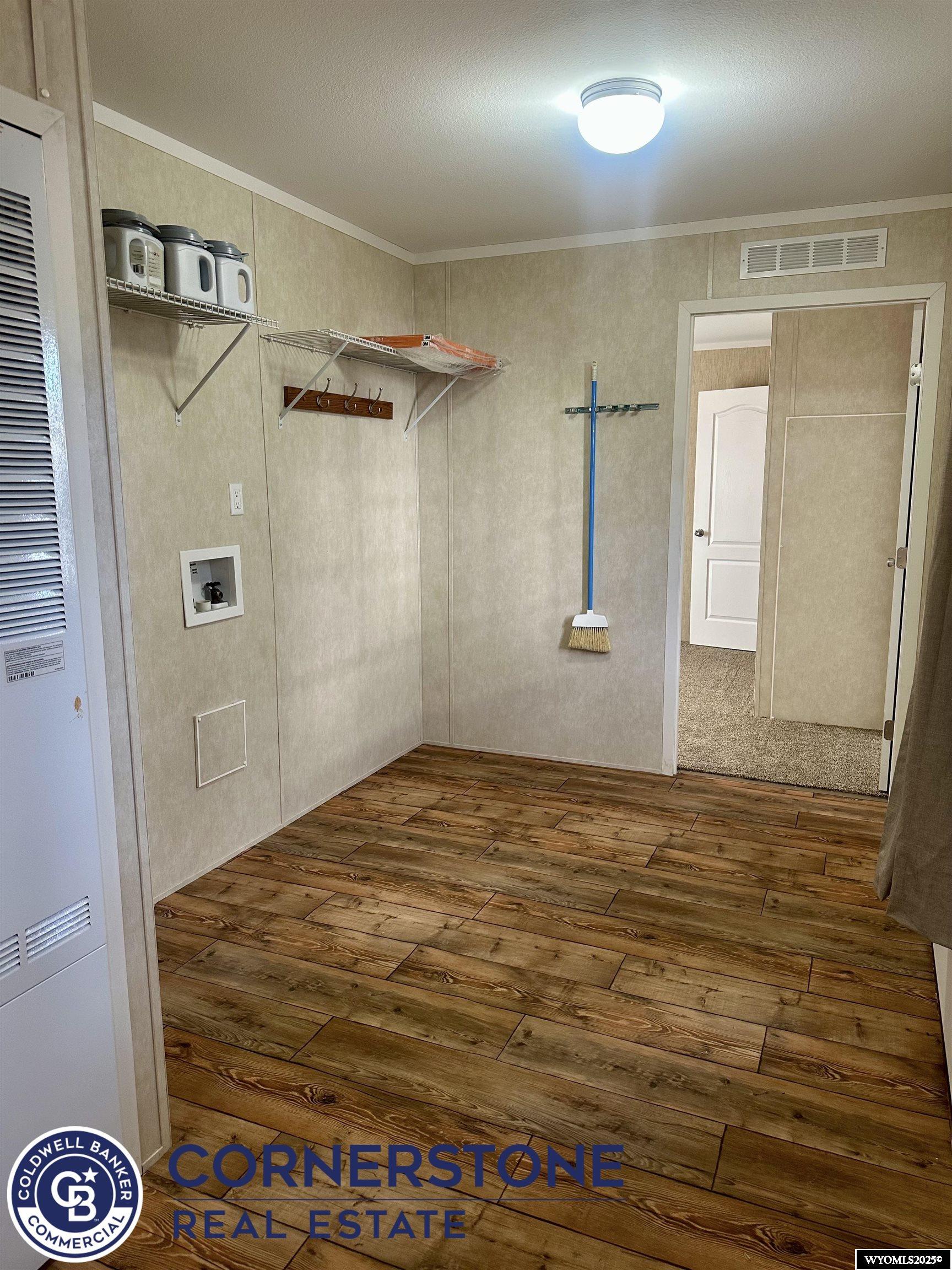 2047 East 1st Street Casper, WY 82609 - Photo 5 of 14