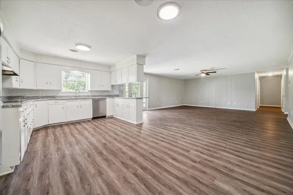 $1,900 | 111 Chadwick, Bay City, TX 77414
