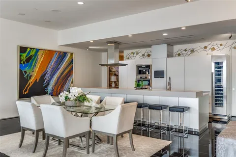 $1,650,000 | 1717 Arts Plaza, Unit 2107, Dallas, TX 75201