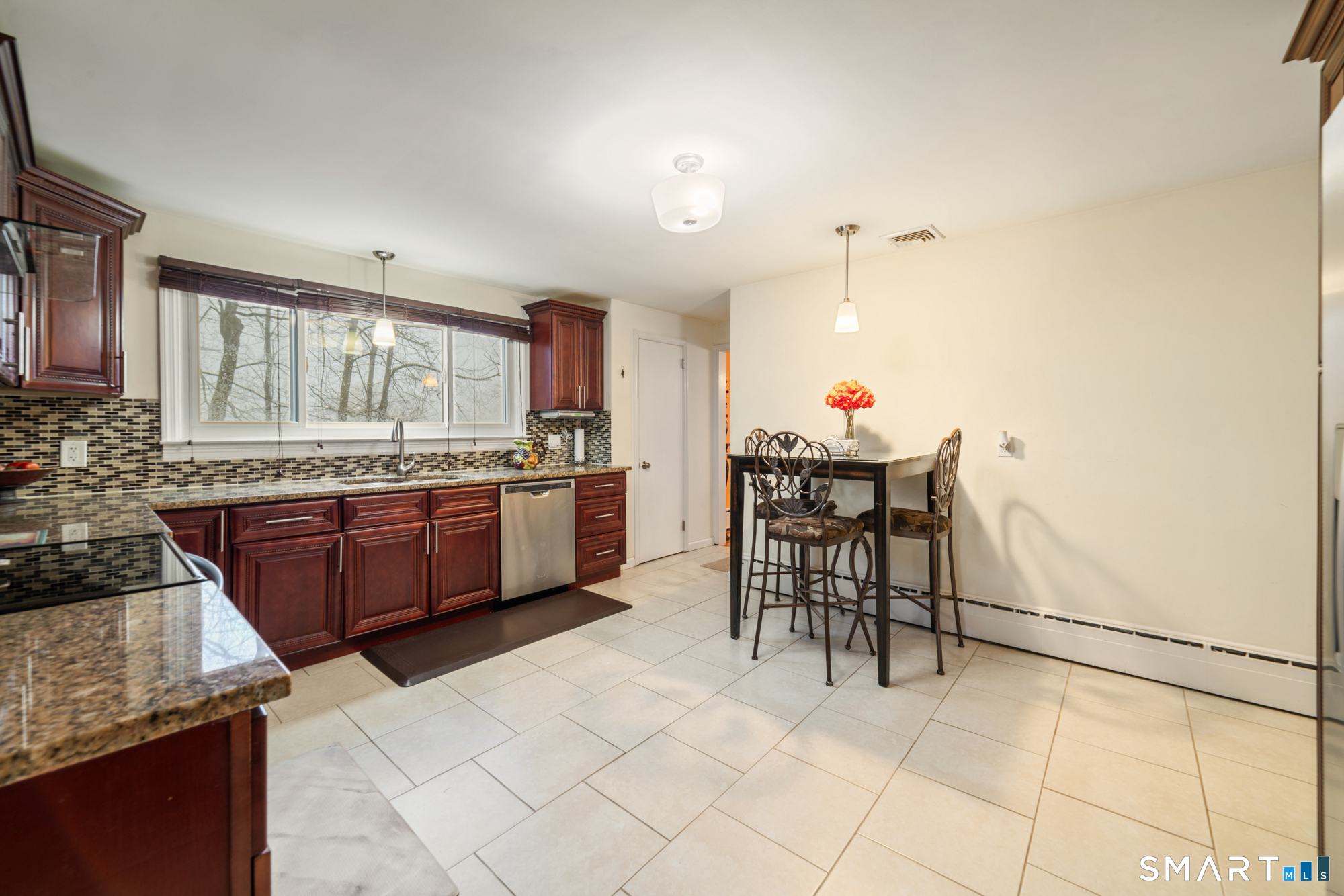 11 Whalley Road Trumbull, CT 06611 - Photo 7 of 30