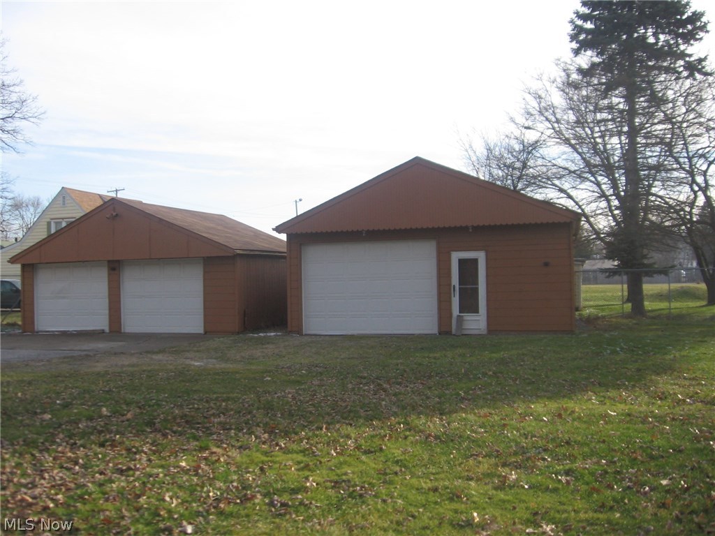 43005 North Ridge Road Elyria, OH 44035 - Photo 3 of 6