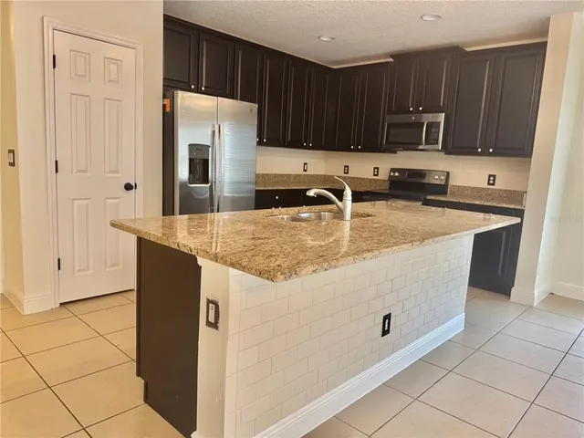 $2,300 | 122 Andalusia Loop, Davenport, FL 33837