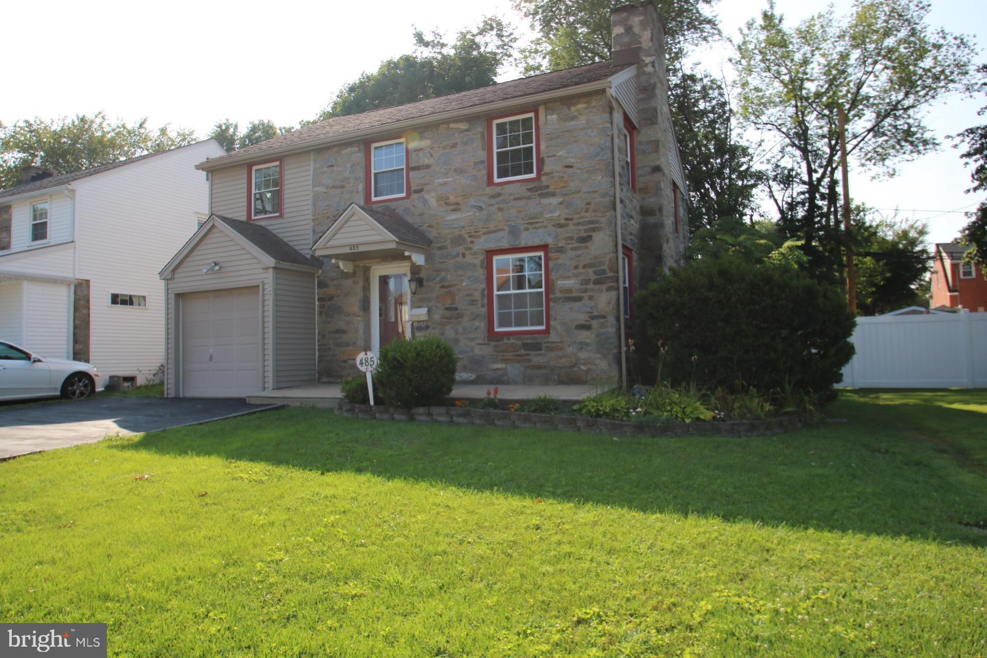 485 Maplewood Road Springfield, PA 19064 - Photo 5 of 51 Front view of this stone colonial