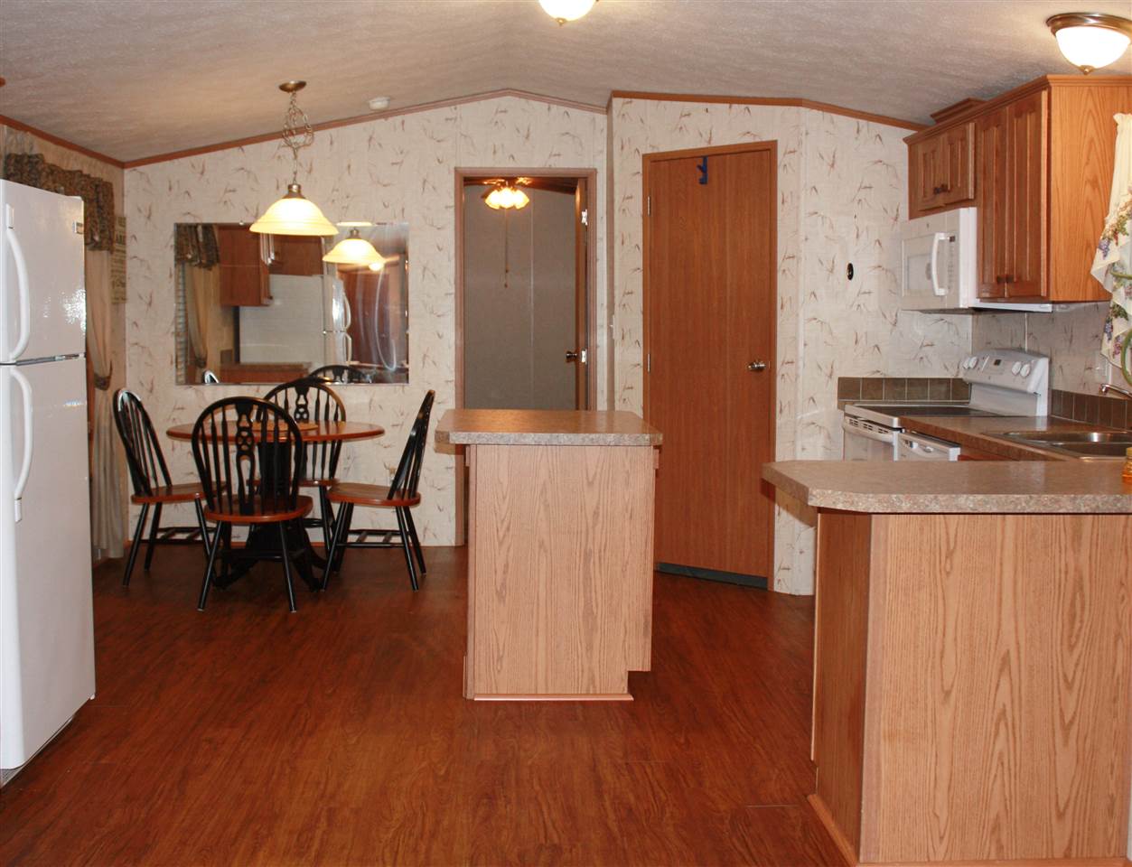 33 Wyndham Road Colchester, VT 05446 - Photo 6 of 30 Gallery Image 6