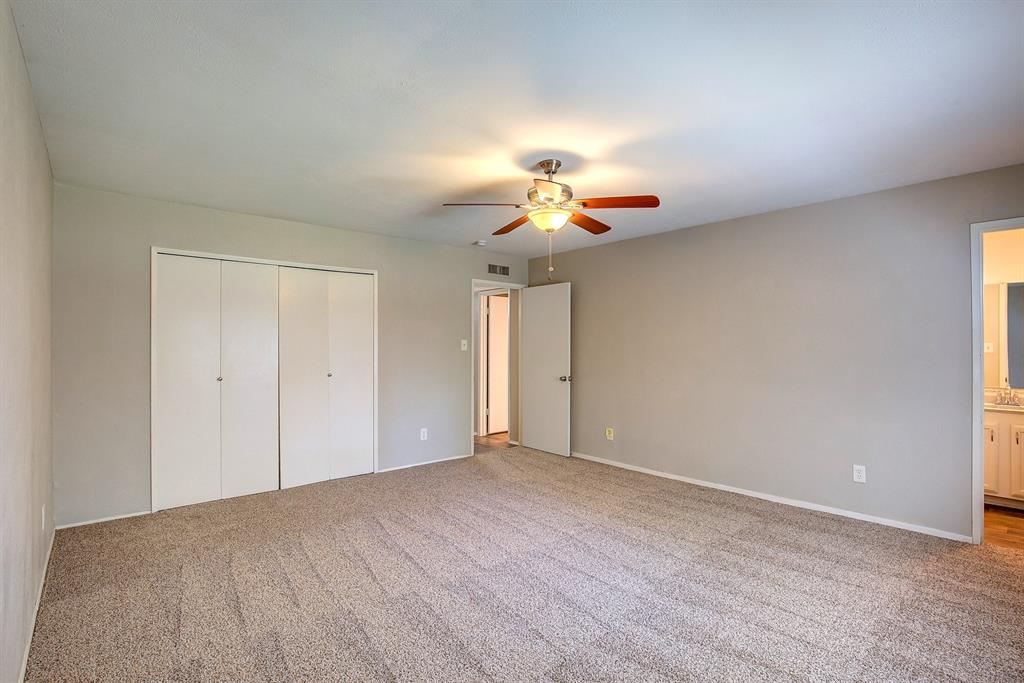 7801 Summerglen Road Fort Worth, TX 76133 - Photo 10 of 40