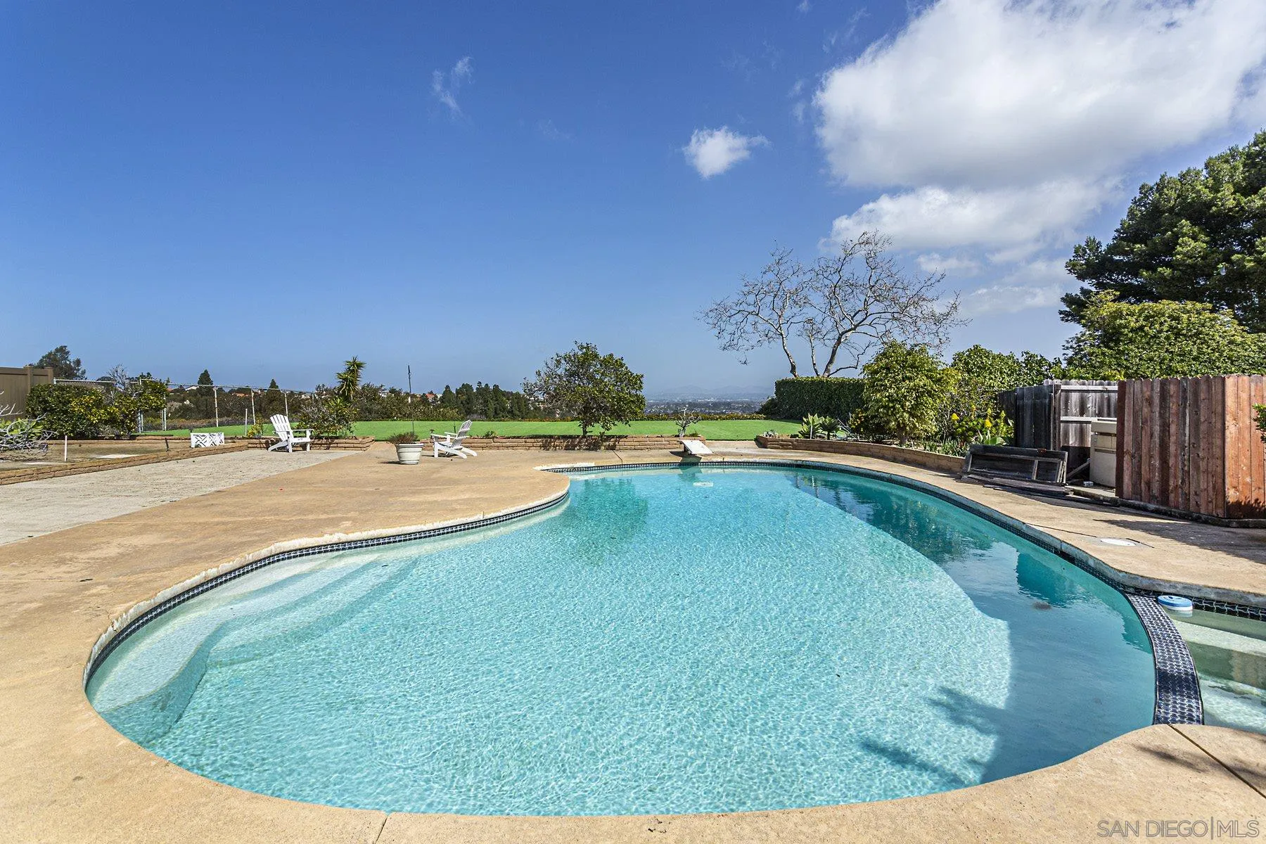 6047 Soledad Mountain Road La Jolla, CA 92037 - Photo 14 of 21 Gallery Image 14