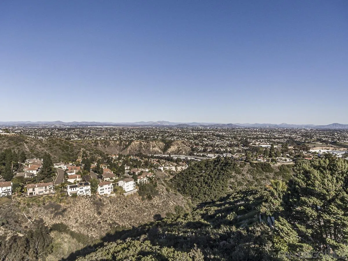 6047 Soledad Mountain Road La Jolla, CA 92037 - Photo 17 of 21 Gallery Image 17