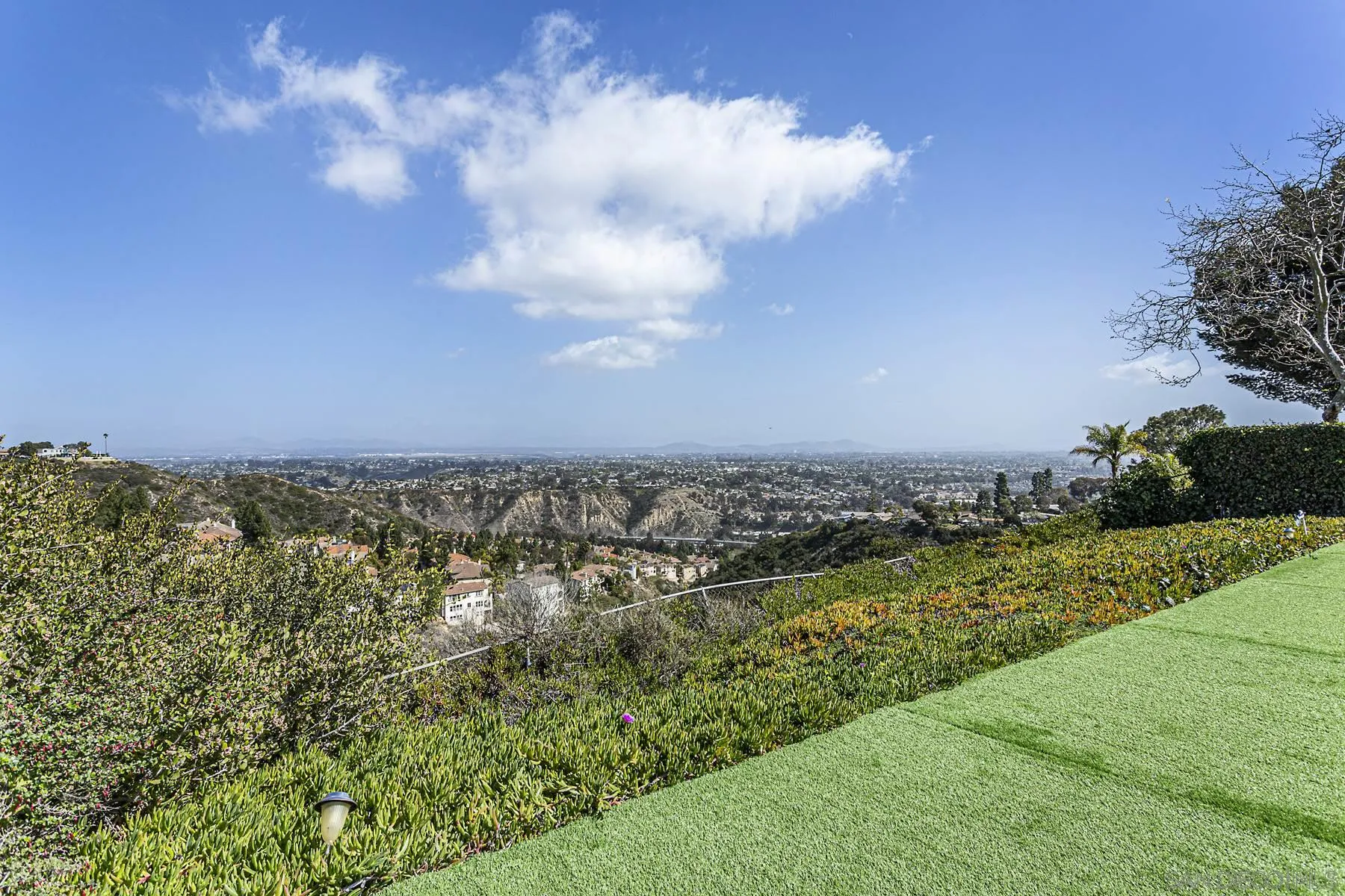 6047 Soledad Mountain Road La Jolla, CA 92037 - Photo 3 of 21 Gallery Image 3