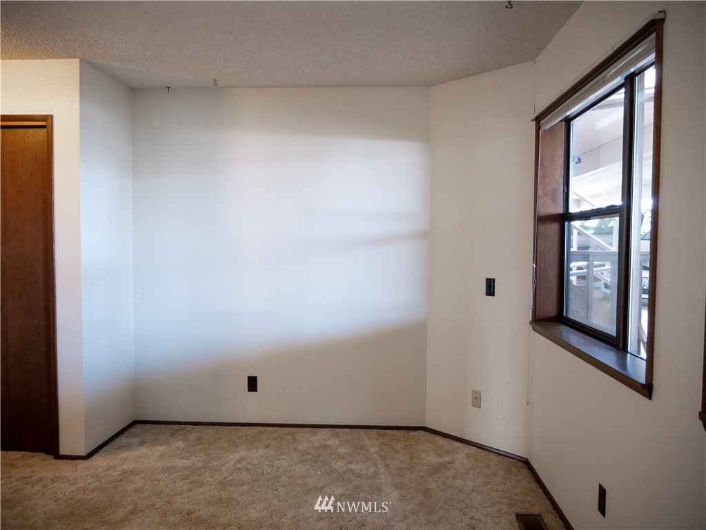 121 Front Street, Unit 14 Lynden, WA 98264 - Photo 12 of 24