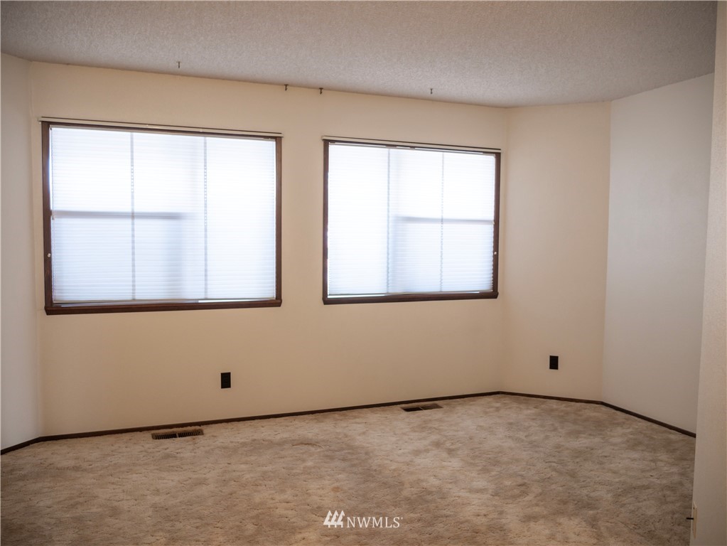 121 Front Street, Unit 14 Lynden, WA 98264 - Photo 13 of 24