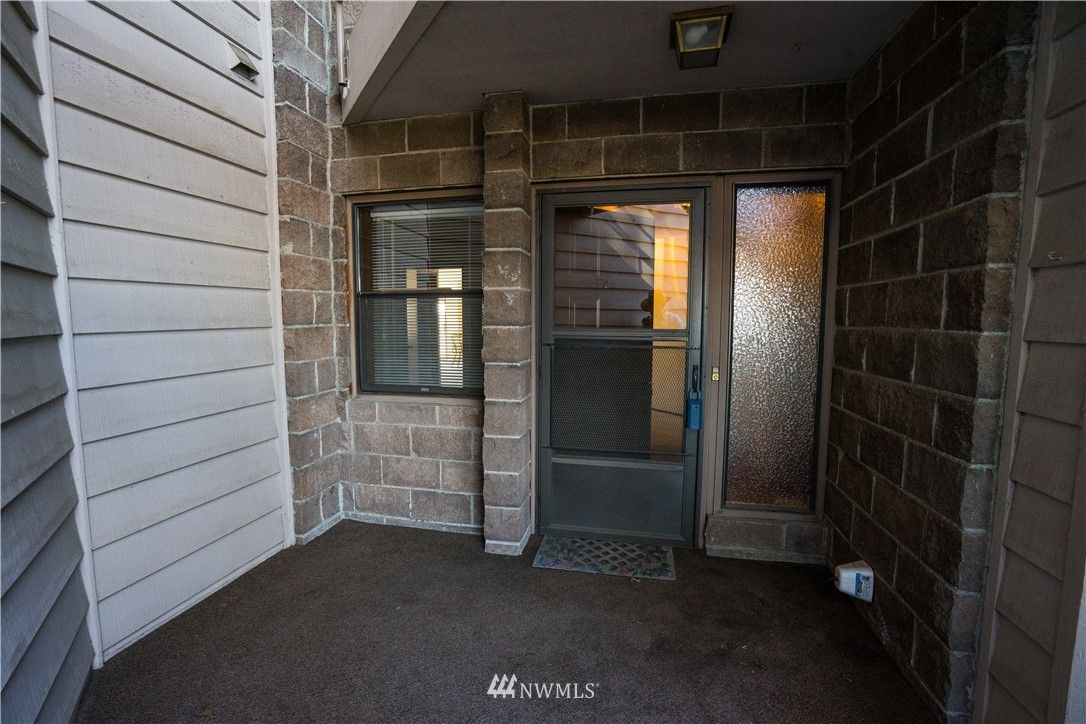 121 Front Street, Unit 14 Lynden, WA 98264 - Photo 3 of 24
