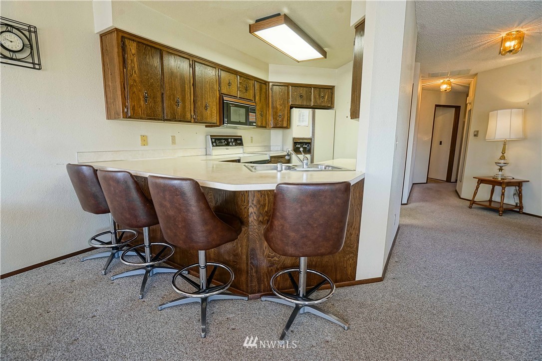 121 Front Street, Unit 14 Lynden, WA 98264 - Photo 6 of 24