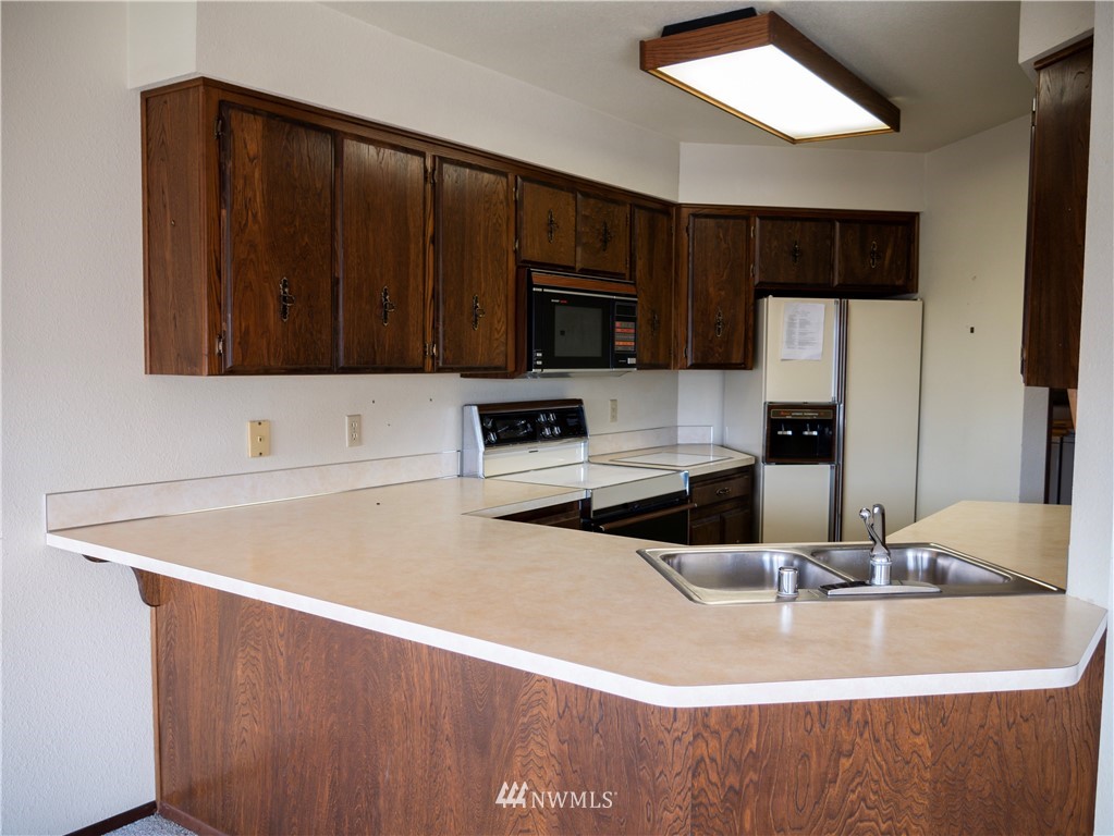 121 Front Street, Unit 14 Lynden, WA 98264 - Photo 7 of 24