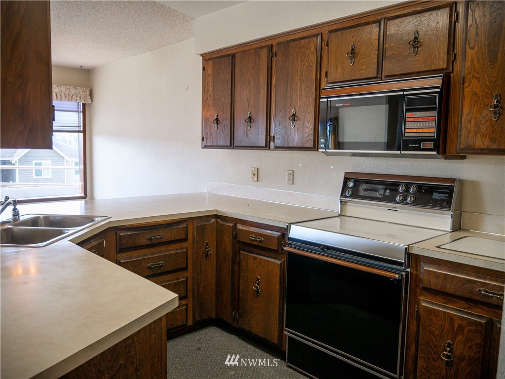 121 Front Street, Unit 14 Lynden, WA 98264 - Photo 9 of 24