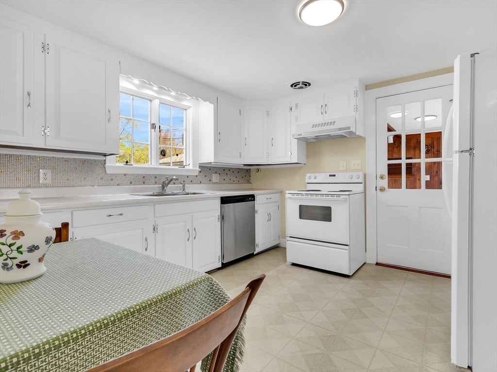 16 Mildred Road Danvers, MA 01923 - Photo 8 of 27