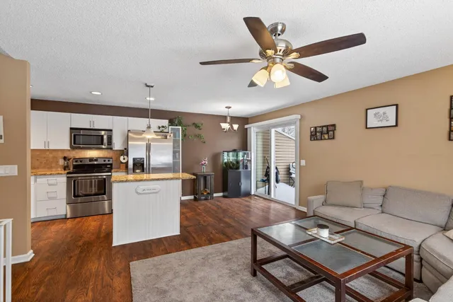 $239,900 | 16616 Franklin Trail Southeast, Prior Lake, MN 55372