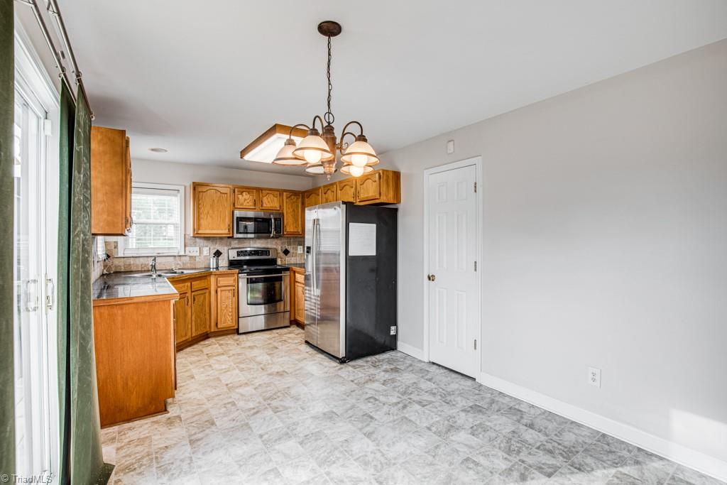 5125 Springhouse Farm Road Winston-Salem, NC 27107 - Photo 15 of 39 Gallery Image 15