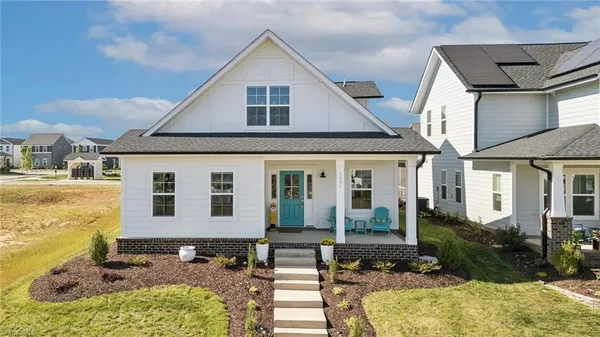 $484,500 | 1631 Cross Vlg Avenue, Kernersville, NC 27284