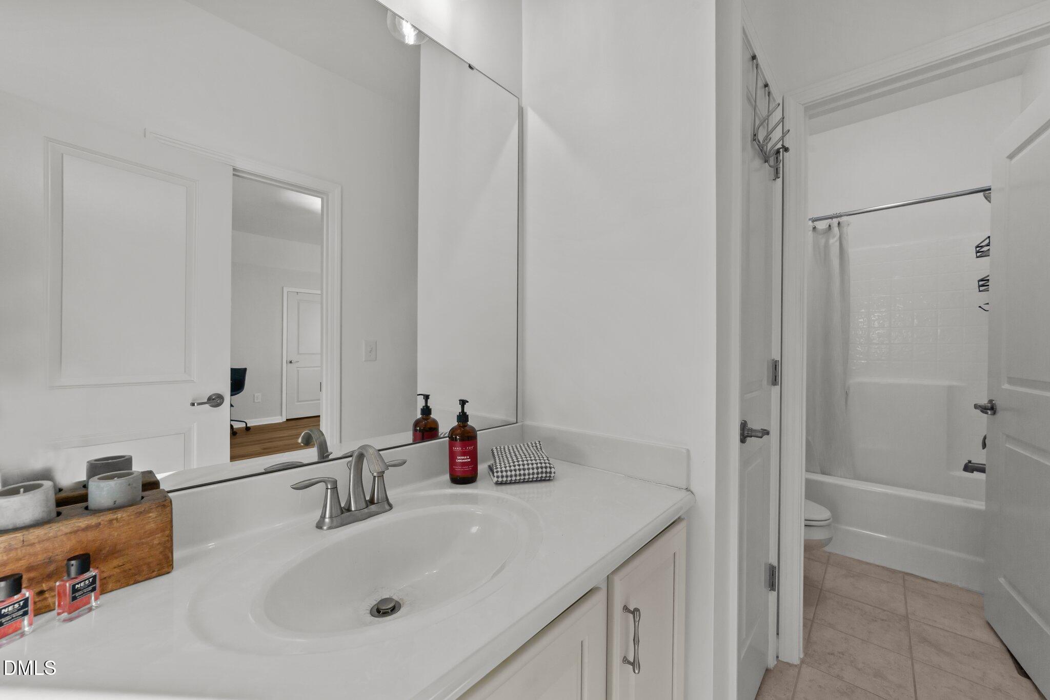 1536 Crafton Way Raleigh, NC 27607 - Photo 26 of 46 44-web-or-mls-VB4A8037