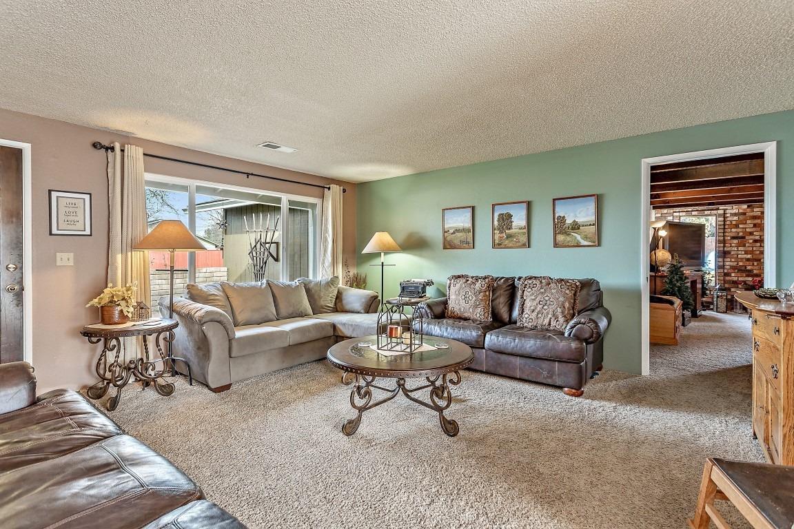 2912 Delta Waters Road Medford, OR 97504 - Photo 10 of 27 Additional Photo