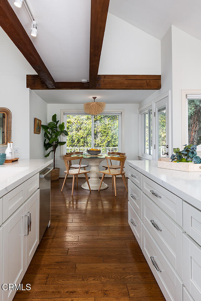 1386 Glen Oaks Boulevard Pasadena, CA 91105 - Photo 19 of 47 a very nice looking dining room with a large window