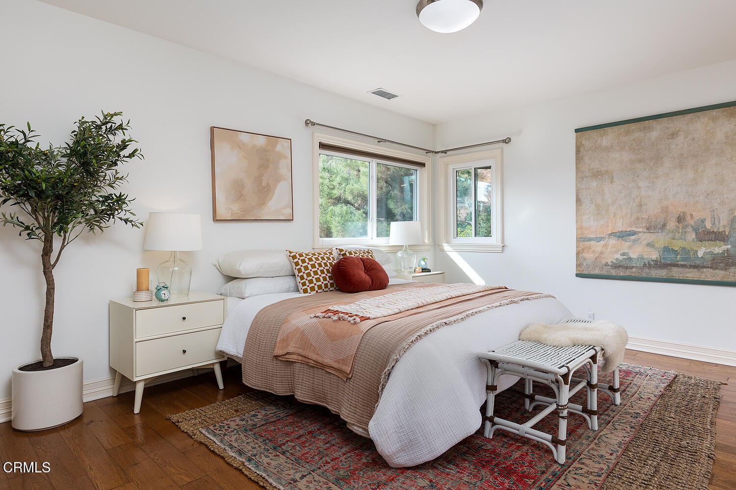 1386 Glen Oaks Boulevard Pasadena, CA 91105 - Photo 37 of 47 a bedroom with a bed and a potted plant