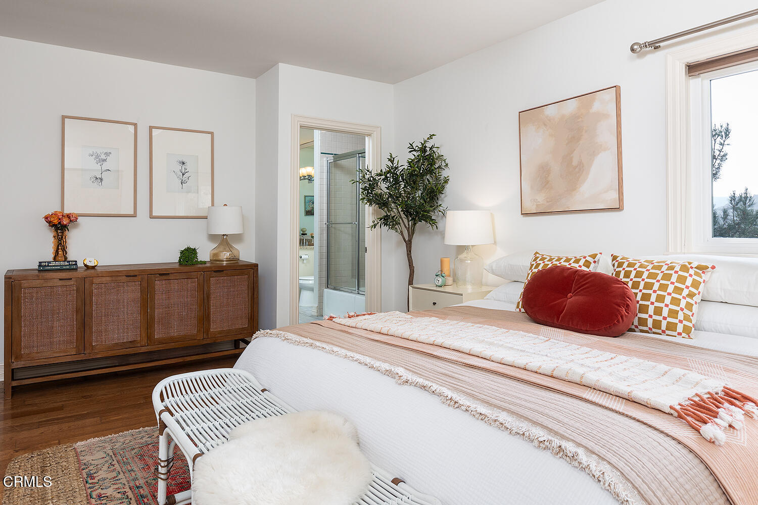 1386 Glen Oaks Boulevard Pasadena, CA 91105 - Photo 38 of 47 a bedroom with a bed and a dresser