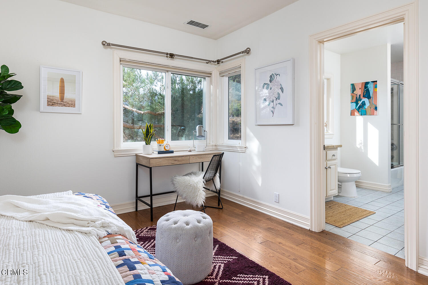 1386 Glen Oaks Boulevard Pasadena, CA 91105 - Photo 41 of 47 a workspace with furniture and window