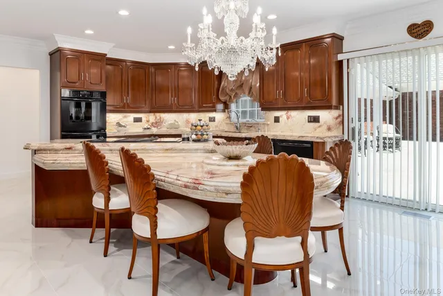 $6,000,000 | 109 Mamaroneck Road, Scarsdale, NY 10583