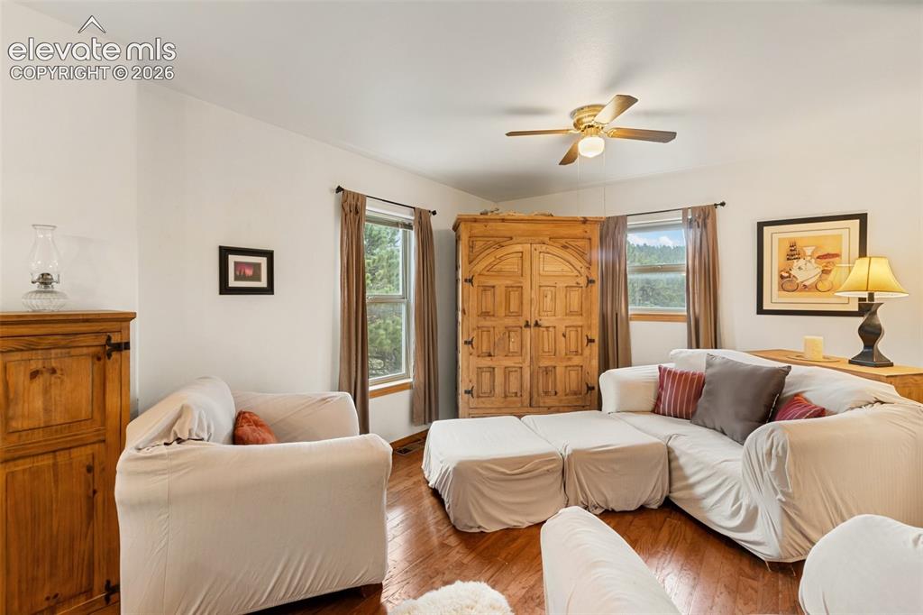 996 Spring Valley Drive Divide, CO 80814 - Photo 11 of 47 Sitting area next to the dining room