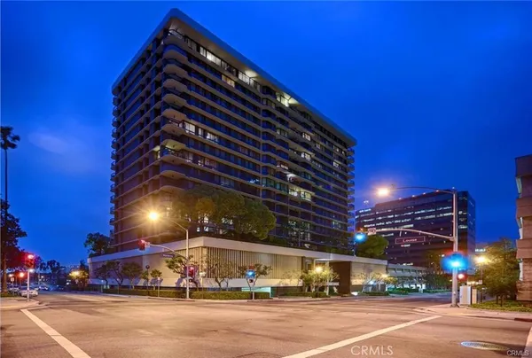 $1,009,000 | 222 Monterey Road, Unit 104, Glendale, CA 91206