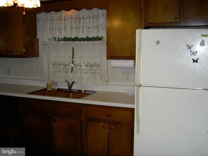 1504 Stanford Road Bethlehem, PA 18018 - Photo 3 of 11 Gallery Image 3