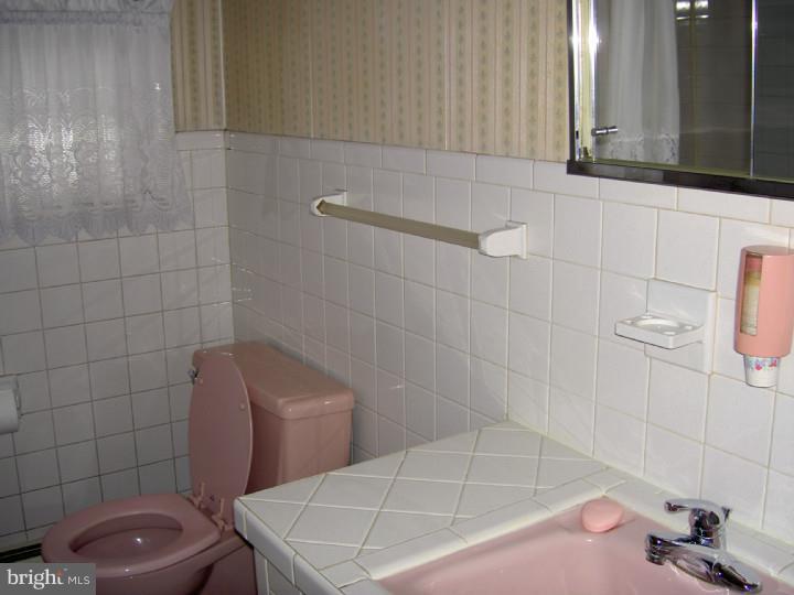 1504 Stanford Road Bethlehem, PA 18018 - Photo 8 of 11 Gallery Image 8