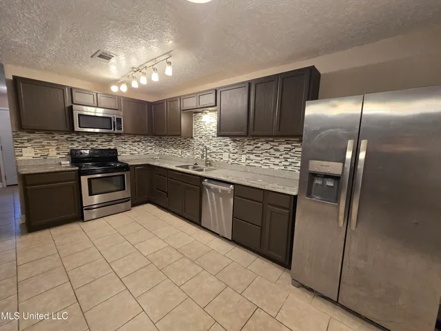 $1,550 | 84 Woodforest Drive, Gulfport, MS 39503