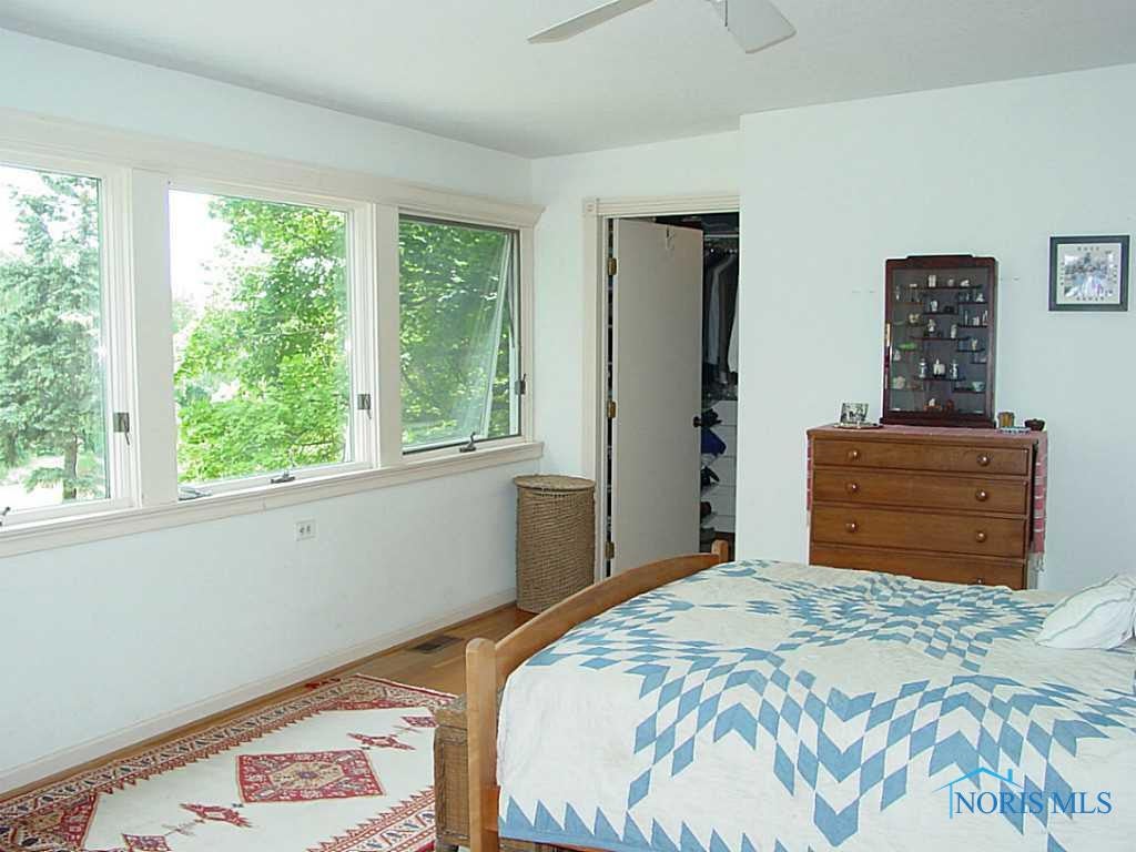506 River Road Maumee, OH 43537 - Photo 11 of 19 Master Bedroom.