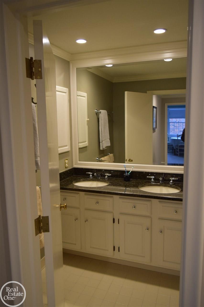 306 Cloverly Road Grosse Pointe Farms, MI 48236 - Photo 24 of 45