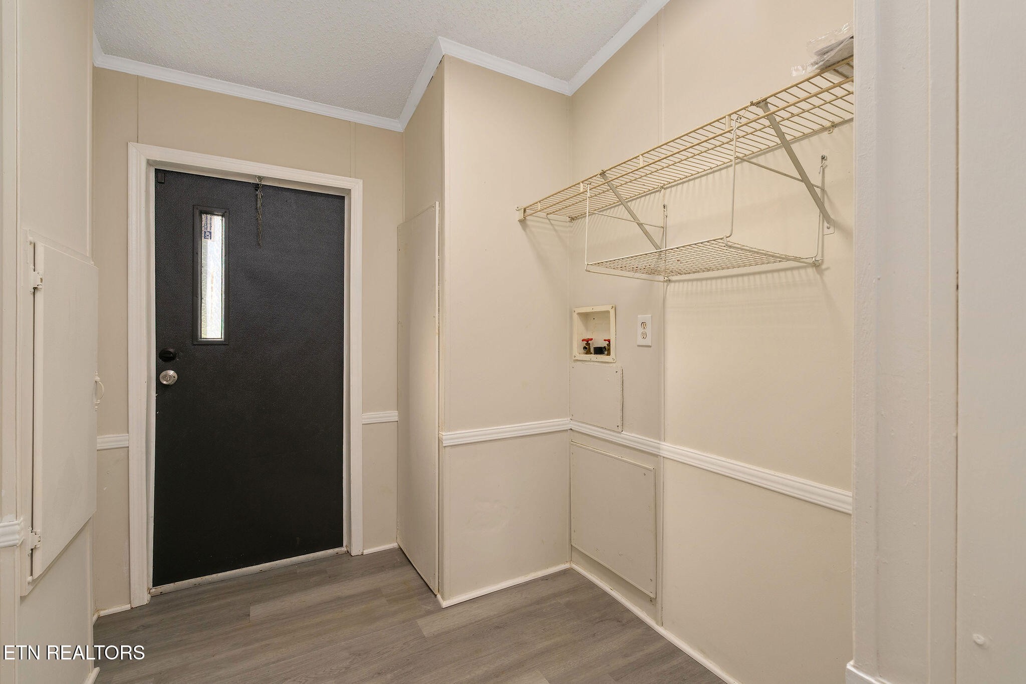 3315 Chuckey Highway Limestone, TN 37681 - Photo 34 of 40 wooden view of an empty room